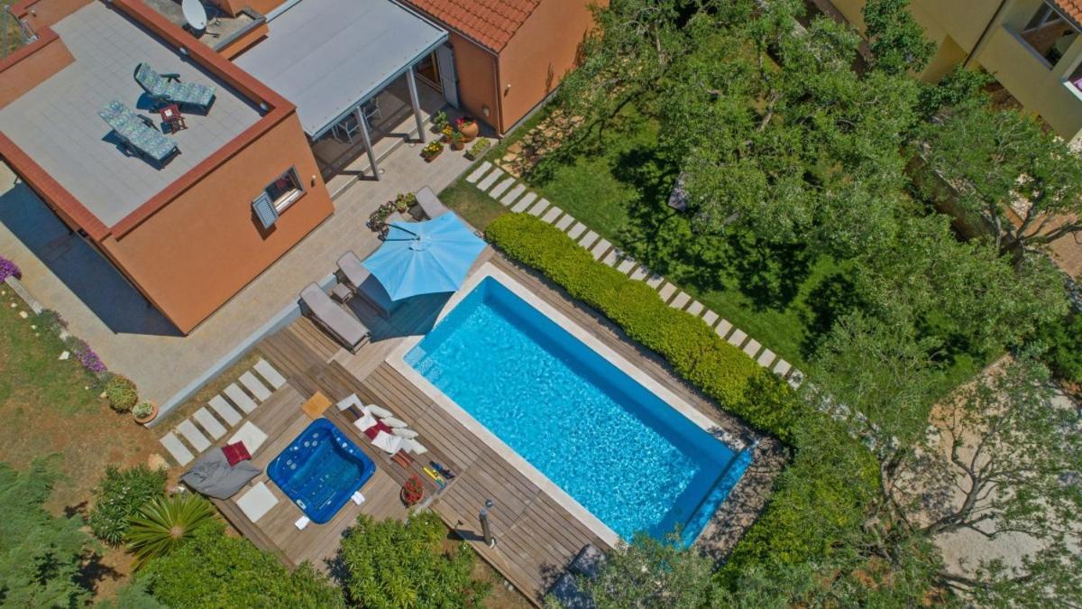 Villa Emili In Medulin - Haus Fuer 4-5 Personen Exterior photo