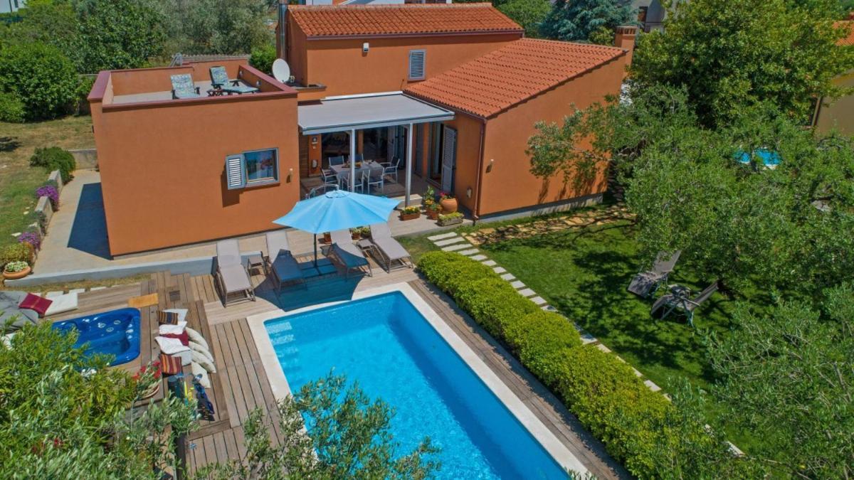 Villa Emili In Medulin - Haus Fuer 4-5 Personen Exterior photo